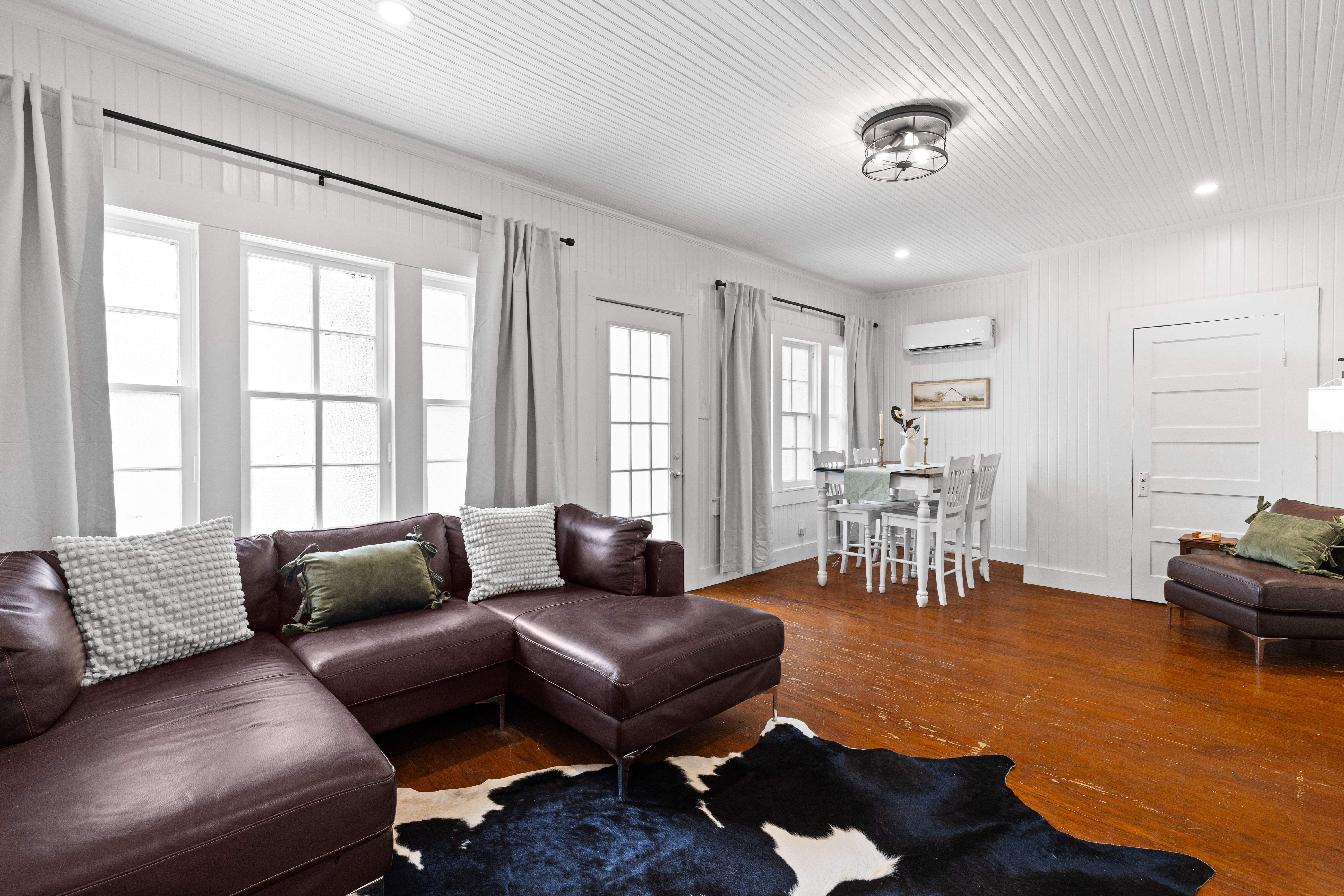 Anna Bell Suite — Living Room