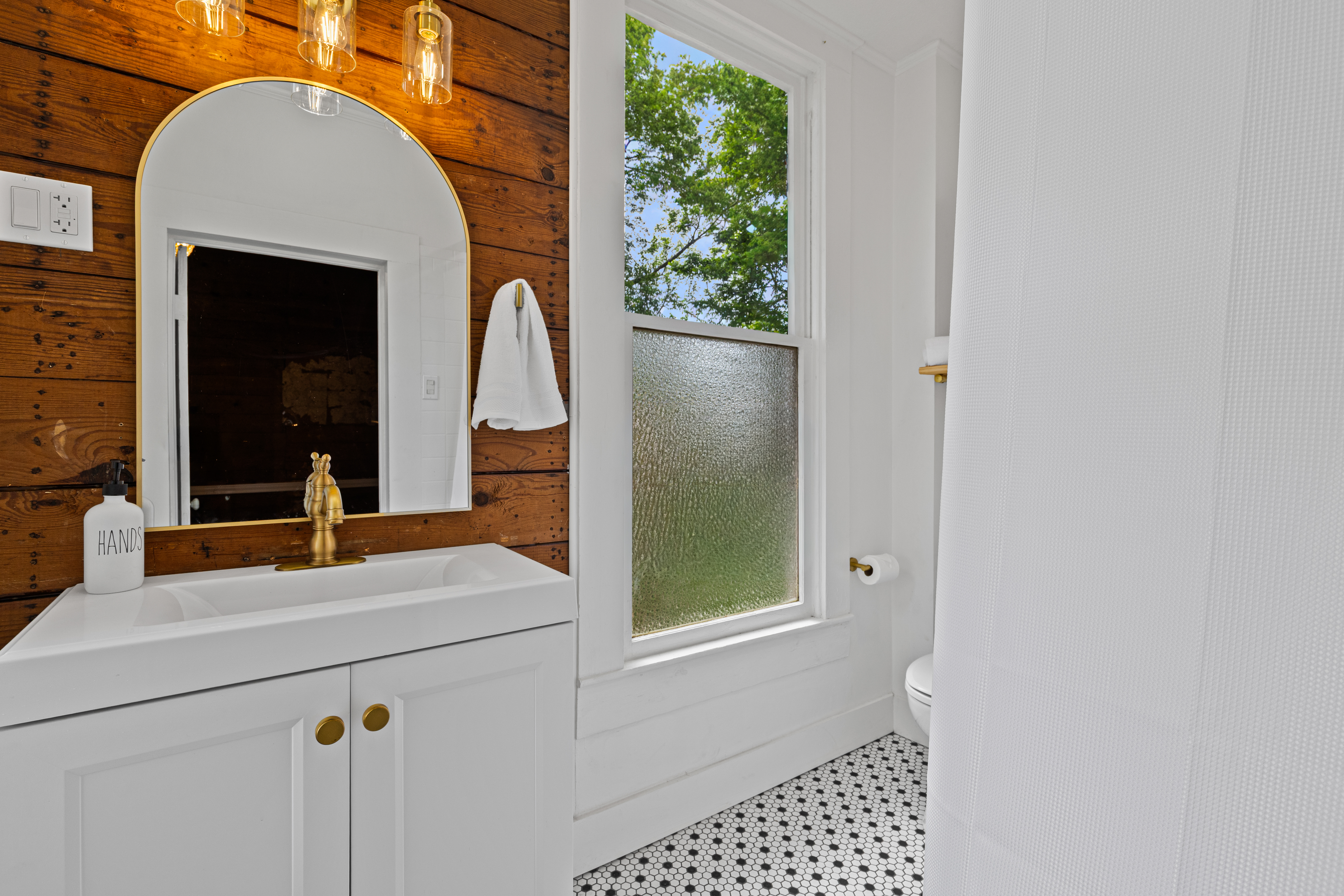Anna Bell Suite — Bathroom
