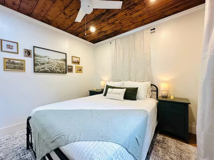 Carriage House — Bedroom