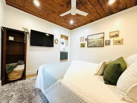Carriage House — Bedroom