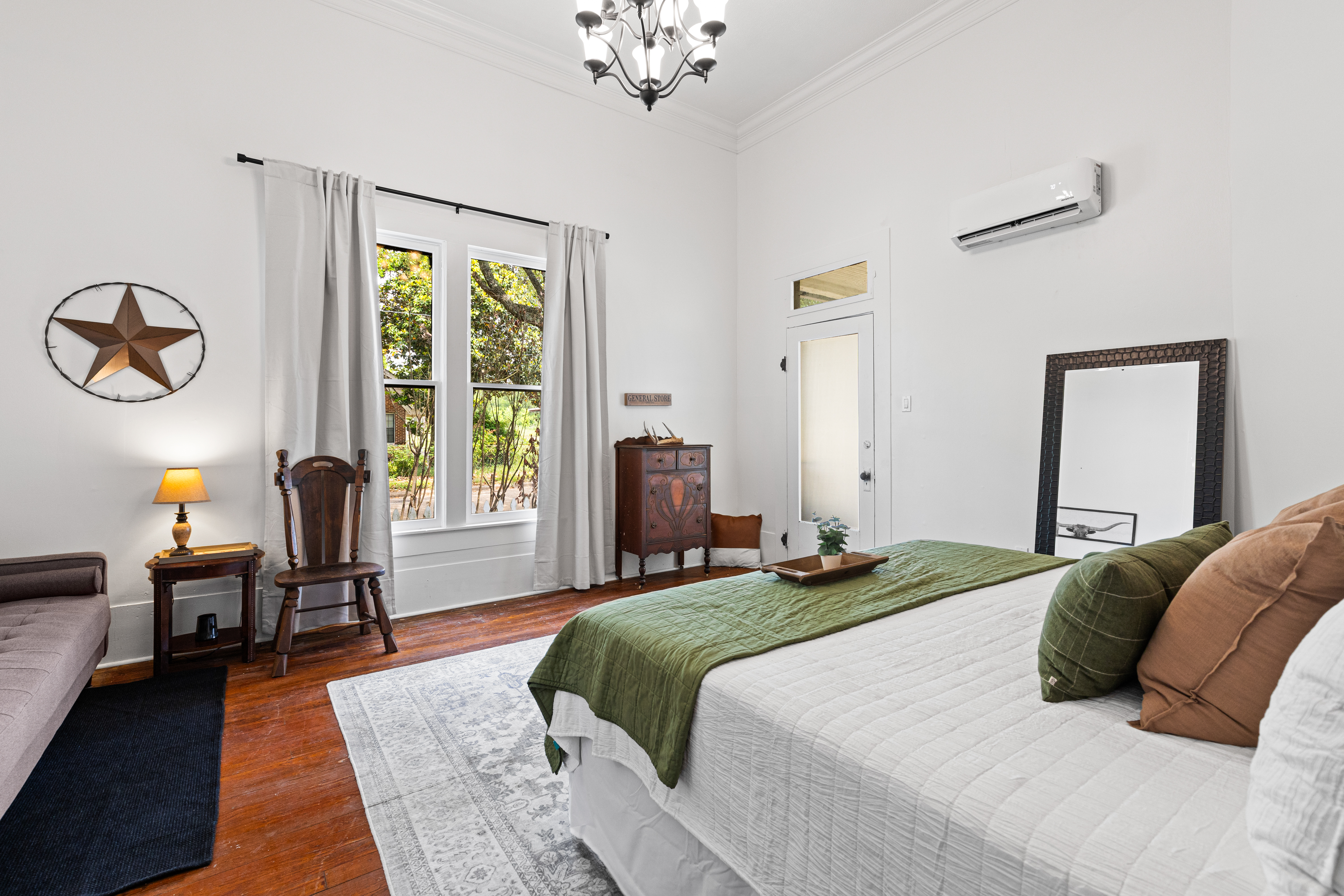 Leonidas Suite — King Bedroom